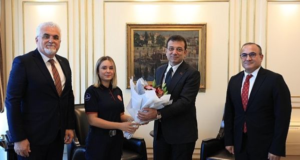 TBB ve İBB Başkanı Ekrem İmamoğlu, 310. kuruluş yıldönümünü kutlayan İstanbul İtfaiyesi ekiplerini Saraçhane’de ağırladı