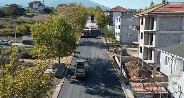 Asfalt Çalışmaları Yeniceköy Mahallesinde Devam Ediyor
