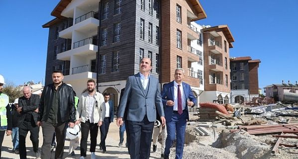 Başkan Altay Kadınhanı İlçe Merkezindeki Kentsel Dönüşüm Çalışmalarını İnceledi
