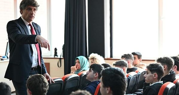 Başkan Kocaman, gençleri dinlemeye devam ediyor