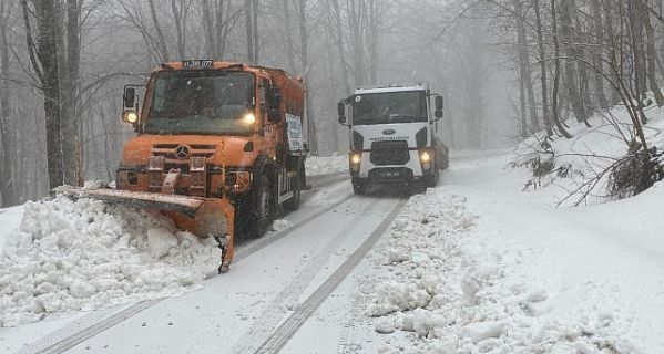 Altay Kar Fırtınası’na karşı Kocaeli’de tüm tedbirler alındı, ekipler teyakkuzda; Büyükşehir, karla mücadelede alarma geçti