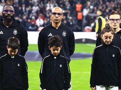 Beşiktaşlı Futbolcular Mor Gözlüklerle Sahaya Çıktı