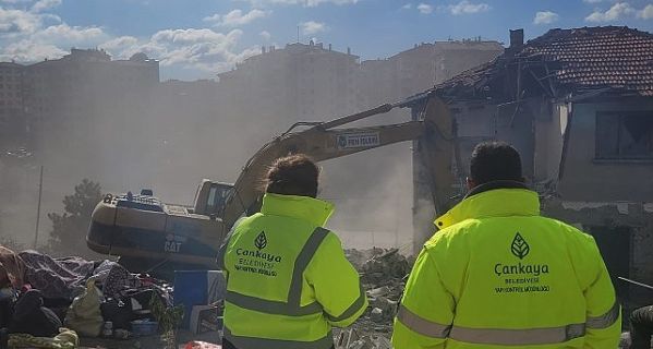Çankaya Belediyesi Tehlikeli Yapıları Yıkıyor