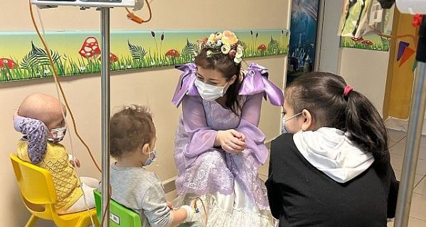 Masallar Kanserli Çocuklara Moral Oldu