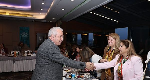Başkan Şadi Özdemir kadınlarla iftarda buluştu