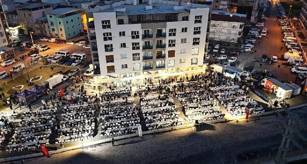 Başkan Tugay: Bu sofralarda geleceğe dair umutlanıyoruz
