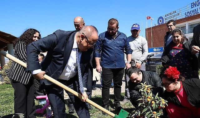 Down sendromlu çocuklar farkındalık gününde doyasıya eğlendi