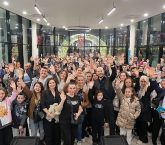 Fenomen Cem Özkök, sevenleri ile bir araya geldi