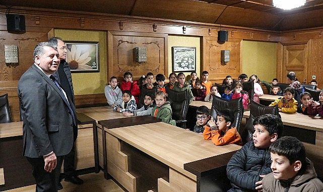 İlkokul Öğrencileri Başkan Sakarsu’yu Ziyaret Etti