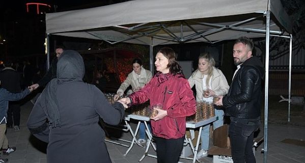 Kadir Gecesi’nin Bereketi Paylaşıldı