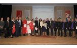 Kahraman hekimlerin hayatını meslektaşları teatral oyunla anlattı