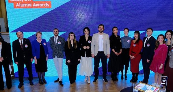 Mezun Ödülleri 2025 ile Birleşik Krallık mezunlarının üstün başarıları kutlandı