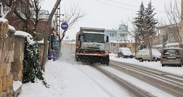 Nevşehir Belediyesi Karla Mücadele Çalışmaları Aralıksız Sürüyor