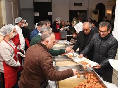 Osmangazi Belediyesi Panayırda iftar sofrası kurdu