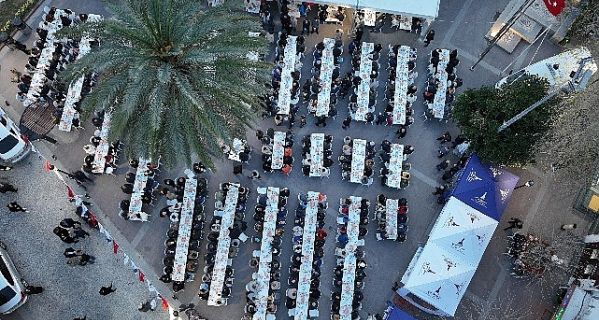 Ramazan ayının bereket sofrası bu kez Çeşme’de kuruldu