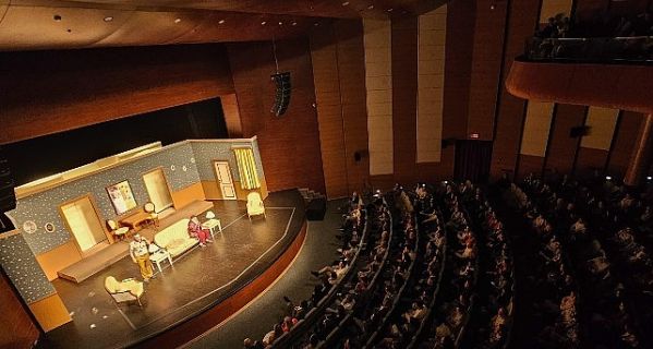 Yenişehir Belediyesi Şehir Tiyatrosu oyunlarıyla göz dolduruyor