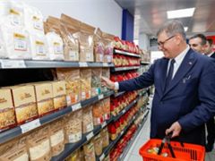 Başkan Tugay’ın güvenilir ve uygun fiyatlı market sözü gerçek oldu Tanzim satış ruhu İZMAR ile küllerinden doğdu