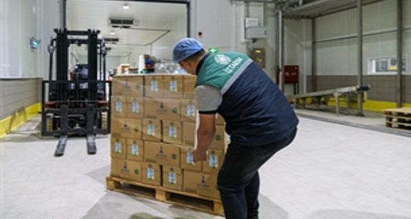 Bayındır Süt Fabrikası’nda çarklar döndü, üreticinin yüzü güldü