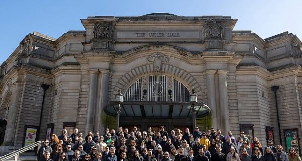 Borusan İstanbul Filarmoni Orkestrası beş şehirde gerçekleştirdiği Birleşik Krallık turnesinde ayakta alkışlandı