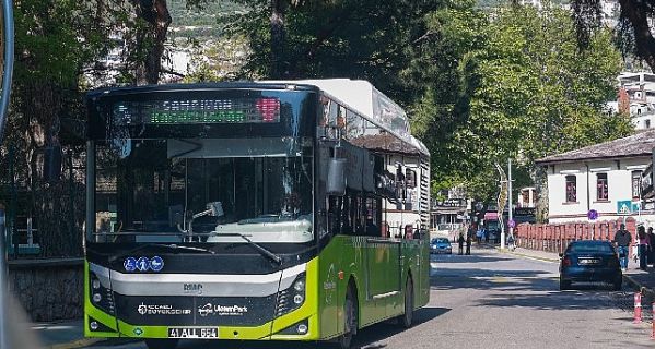 Büyükşehir’in otobüsleri ve tramvayda “Şampiyon Kocaelispor” yazdı