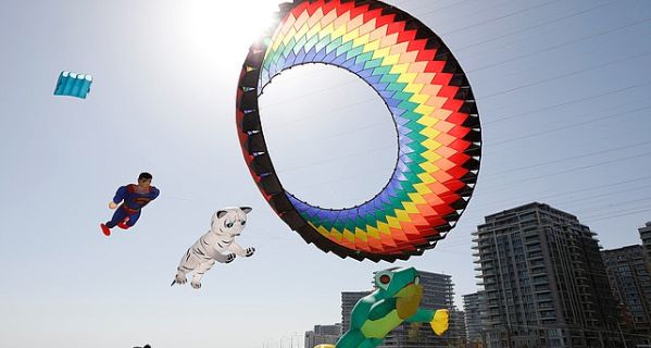 Fişekhane Uçurtma Festivali Gökyüzünü Renklendiriyor: Zahit Mungan ve Çocuklar Bir Arada!