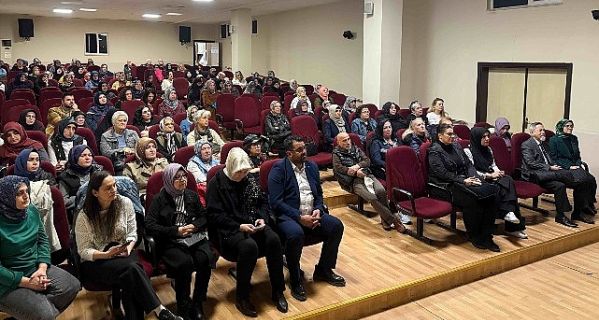 Gölcük’te kanser ve sağlık okuryazarlığı eğitimi düzenlendi
