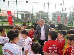 İlkay Çiçek ile Hizmet Dolu ‘1 Yıl’
