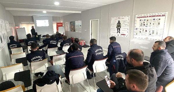 İtfaiye personeline ‘asansörde kurtarma’ eğitimi