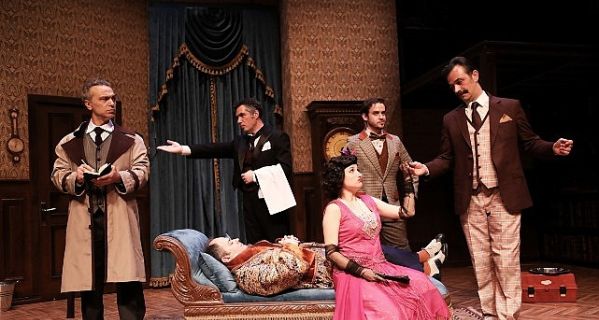 Londra’dan Broadway’e Bol Ödüllü Komedi “Yoldan Çıkan Oyun” Seyirciyle Buluşuyor