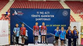 Osmangazi Belediyespor’un genç badmintoncuları göz doldurdu