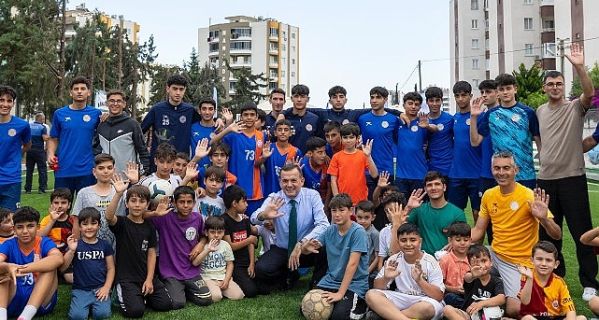 Başkan Özyiğit, çocukların hala saha talebini geri çevirmedi
