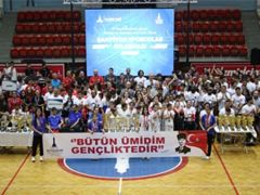 Celal Atik Spor Salonu’nda gençlik buluşması
