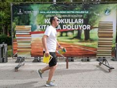 Doğaseverler köy okulları için koştu