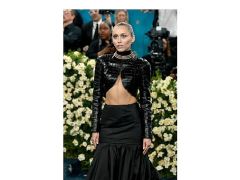 Gigi Hadid ve Miley Cyrus Met Gala’ya Maybelline New York ile hazırlandı