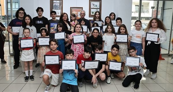 Karikatür Atölyesi katılımcılarından yıl sonu sergisi