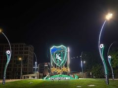Stat kavşağını Kocaelispor’un arması aydınlatıyor