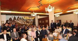 Başkan Arı, Vatandaşlarla ve Personelle Bayramlaştı