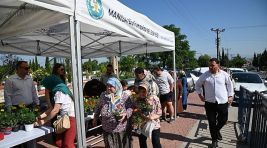 Bayramda Çiçekler Büyükşehir’den