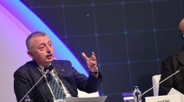 Büyükakın, Küresel Ulaştırma Koridorları Forumu’na katıldı; “Şehirleri biz yönetmezsek lojistik bizi yönetir”