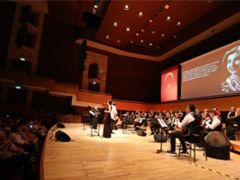 “Cumhuriyetin Divası” Müzeyyen Senar konserle anıldı
