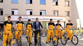ETi Sarı Bisiklet Verdiği Sözü Tuttu: Meslek Lisesi Öğrencileri 200 Bisikleti Sıfırdan Üretti