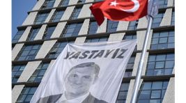 Ferdi Zeyrek gözyaşları ve alkışlarla uğurlandı