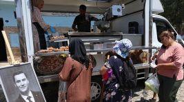 Güzelbahçe Belediyesi Ferdi Zeyrek için lokma döktürdü
