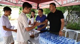 Kemer Belediyesi’nden LGS’ye giren öğrencilere su ve şeker