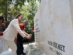 Nazım Hikmet Konak’ta anıldı